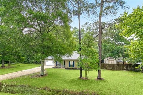 Photo of 66132 Cypress Street, Mandeville, LA 70448 (MLS # NO2557120)