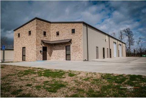 Photo of 200 Woodland Drive, Broussard, LA 70518 (MLS # 2500004909) Photo of 200 Woodland Drive, Broussard, LA 70518 (MLS # 2500004909)