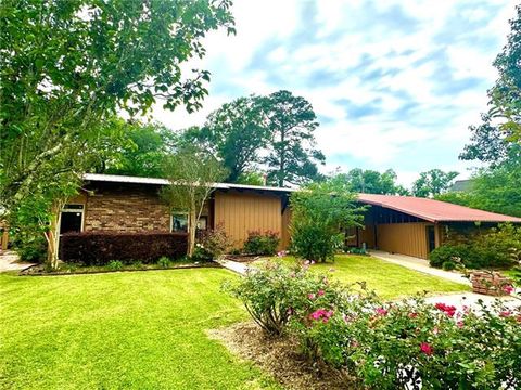 Photo of 705 Third Street ST, Colfax, LA 71417 (MLS # CN2559131)