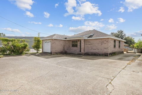 Photo of 1611 S Hopkins Street, New Iberia, LA 70560 (MLS # 2600008836)