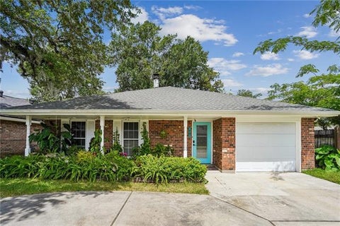 Photo of 806 Colonial Club Drive Dr, Harahan, LA 70123 (MLS # NO2563299)