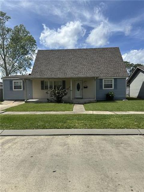 Photo of 3809 E Louisiana State Drive Dr, Kenner, LA 70065 (MLS # NO2547939)
