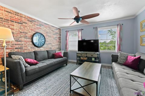 Photo of 4735 Government St St #208, Baton Rouge, LA 70806 (MLS # BR2026006124)