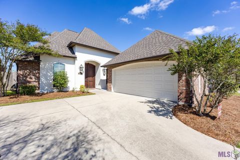 Photo of 11165 Hillpark Ave Ave, Baton Rouge, LA 70810 (MLS # BR2026005523)