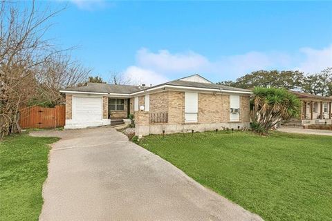 Photo of 13151 Cherbourg Street St, New Orleans, LA 70129 (MLS # NO2542858)