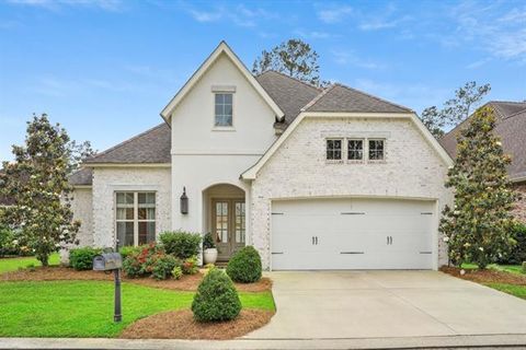 Photo of 133 Natchez Court Ct, Covington, LA 70433 (MLS # NO2546773)