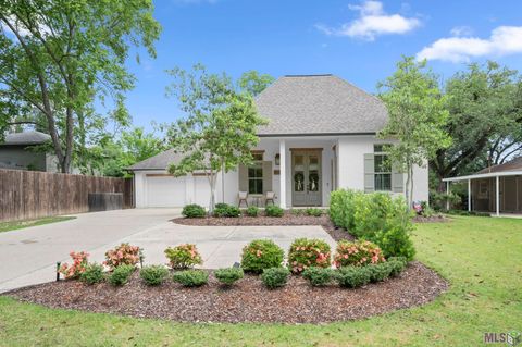Photo of 5337 Moss Side Ln Ln, Baton Rouge, LA 70808 (MLS # BR2026008063)