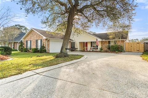 Photo of 115 Aberdeen Drive Dr, Slidell, LA 70461 (MLS # NO2549160)