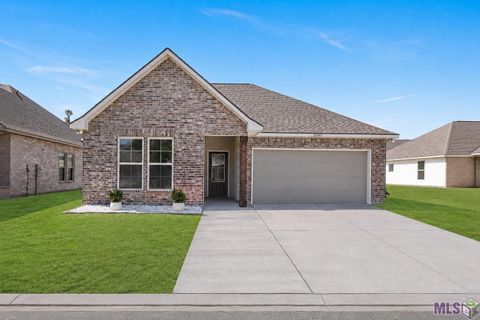 Photo of 23167 Wilton Dr Dr, Denham Springs, LA 70726 (MLS # BR2026008881)
