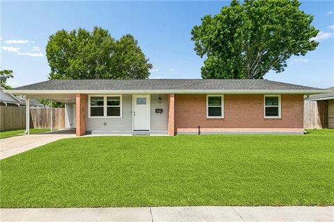 Photo of 1711 River Oaks Drive Dr, New Orleans, LA 70131 (MLS # NO2556087)