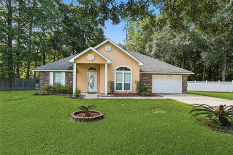 Photo of 213 Heather Drive DR, Mandeville, LA 70471 (MLS # NO2569528)