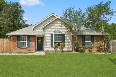 Photo of 70281 6th Street St, Covington, LA 70433 (MLS # NO2555424)