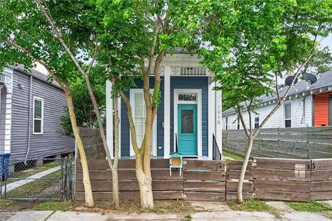 Photo of 1915 Port Street St, New Orleans, LA 70117 (MLS # NO2556885)
