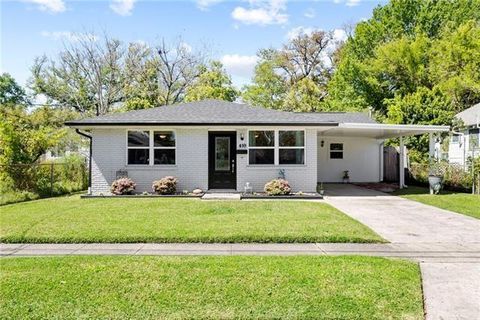 Photo of 410 Kent Avenue Ave, Metairie, LA 70001 (MLS # NO2547461)