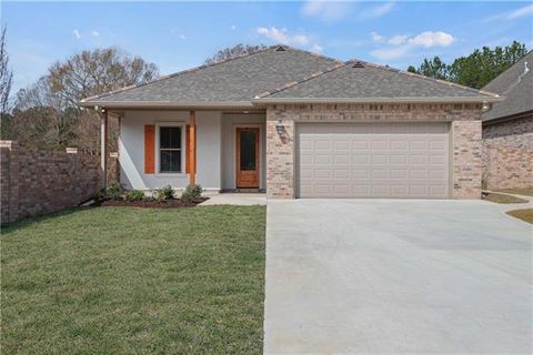 Photo of 285 Lourdes Lane Ln, Covington, LA 70435 (MLS # NO2542689)