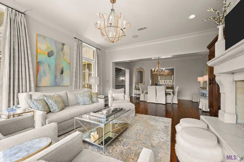 Photo of 8 Country Club Place Pl, Baton Rouge, LA 70810 (MLS # BR2025018953)