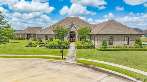 Photo of 126 Sternfels Court Ct, Thibodaux, LA 70301 (MLS # BY2026006769)