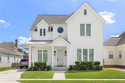 Photo of 310 E Maple Ridge Drive Dr, Metairie, LA 70001 (MLS # NO2556179)