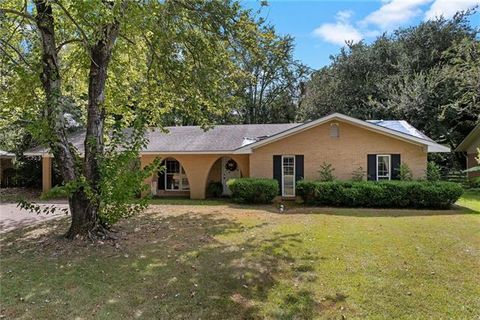 Photo of 613 Marion Street St, Natchitoches, LA 71457 (MLS # CN2552325)