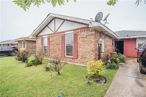 Photo of 5148 Basinview Drive Dr, New Orleans, LA 70126 (MLS # NO2558112)