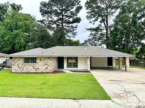 Photo of 1003 S Augusta Ave AVE, Gonzales, LA 70737 (MLS # BR2026008365)