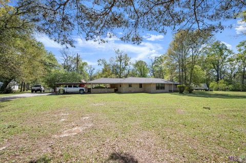 Photo of 907 E Bayou Narcisse St, Gonzales, LA 70737 (MLS # BR2026004728)