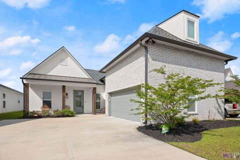 Photo of 3143 Canewood Ln Ln, Baton Rouge, LA 70810 (MLS # BR2026005448)