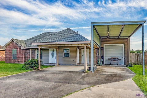 Photo of 281 Gabreten Ln Ln, Thibodaux, LA 70301 (MLS # BY2026015702)