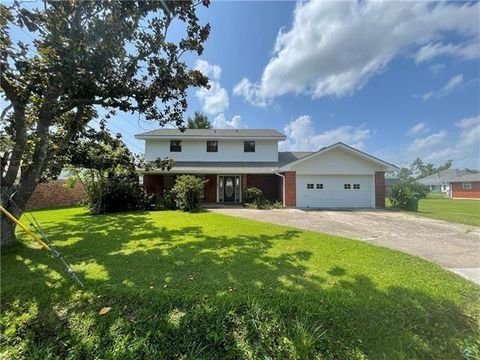 Photo of 12 River Park Drive Dr, Hahnville, LA 70057 (MLS # NO2543377)