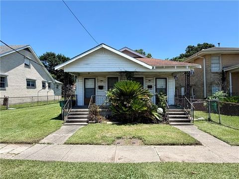 Photo of 661,663,663 1/2 St. George Avenue Ave, Jefferson, LA 70121 (MLS # NO2557889)