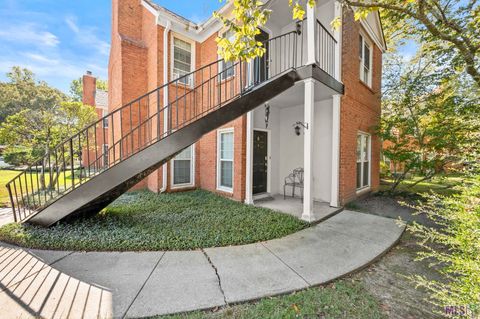 Photo of 7804 Jefferson Place Blvd Blvd #B, Baton Rouge, LA 70809 (MLS # BR2026004732)