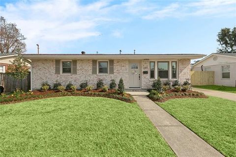 Photo of 1201 Mercury Avenue Ave, Metairie, LA 70003 (MLS # NO2541723)