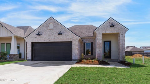 Photo of 136 Lakes Edge Drive, Broussard, LA 70518 (MLS # 2600004736)