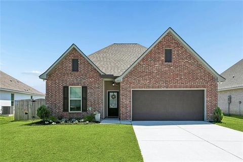 Photo of 1433 Zachery Court Ct, Covington, LA 70435 (MLS # NO2556772)
