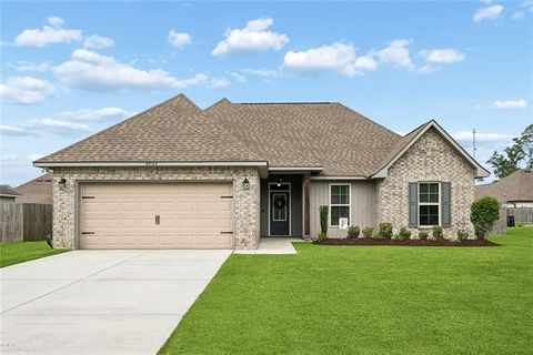 Photo of 39563 Island Trace Boulevard Blvd, Ponchatoula, LA 70454 (MLS # NO2555747)