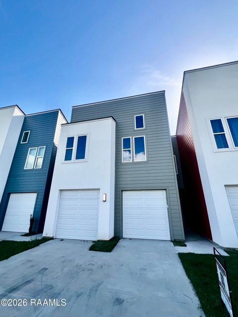 Photo of 120 St Germaine Circle, Lafayette, LA 70506 (MLS # 2600003028)