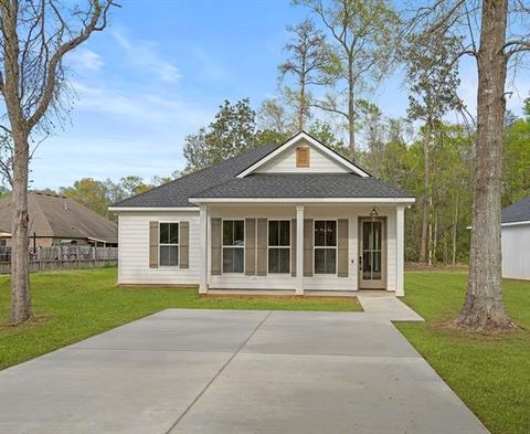 Photo of 1312 W 24th Avenue Ave, Covington, LA 70433 (MLS # NO2548796)