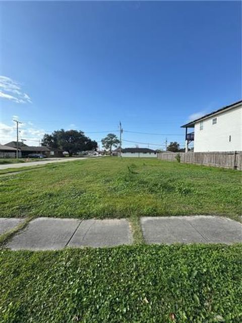 Photo of 700 Cougar Drive, Arabi, LA 70032 (MLS # NO2565211)