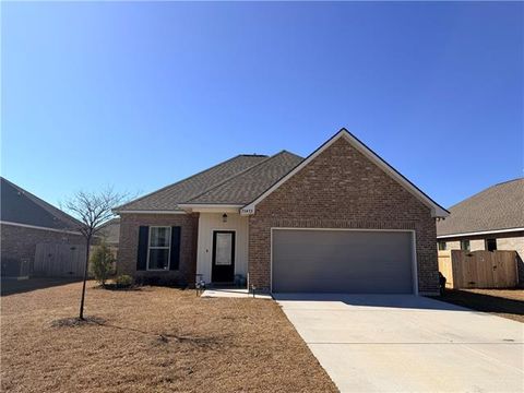 Photo of 75473 Victoria Drive Dr, Covington, LA 70435 (MLS # NO2543549)