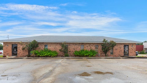 Photo of 408 Jefferson Terrace Boulevard, New Iberia, LA 70560 (MLS # 2600008414)