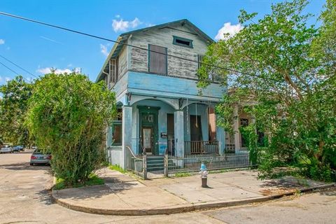 Photo of 1718 St Andrew Street St, New Orleans, LA 70113 (MLS # NO2556002)