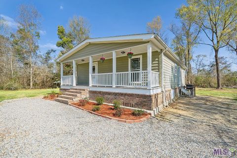 Photo of 18242 Muddy Creek Rd Rd, Prairieville, LA 70769 (MLS # BR2026004468)