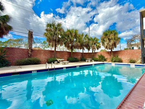 Photo of 3101 Highland Rd Rd #301, Baton Rouge, LA 70802 (MLS # BR2026002184)