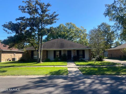 Photo of 2437 Bernwood Drive, Baton Rouge, LA 70816 (MLS # 2500004796)