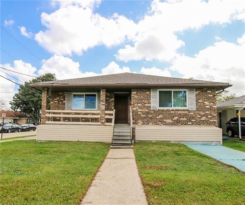 Photo of 4221 Clearview Parkway Pkwy, Metairie, LA 70006 (MLS # NO2545930)