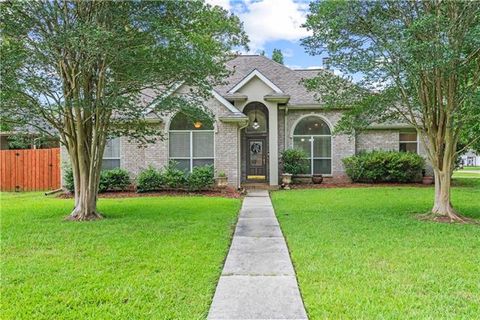 Photo of 200 Gage Court Ct, Madisonville, LA 70447 (MLS # NO2558817)