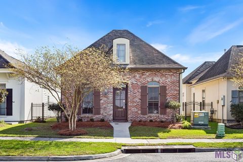 Photo of 13927 Park Terrace Dr Dr, Baton Rouge, LA 70810 (MLS # BR2026005336)