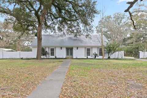 Photo of 421 Lippi Boulevard, Lafayette, LA 70508 (MLS # 2600001098)