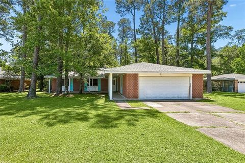 Photo of 113 W Pinewood Drive Dr, Slidell, LA 70458 (MLS # NO2559766)