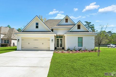 Photo of 500 Kristian Court Ct, Madisonville, LA 70447 (MLS # BR2026004576)